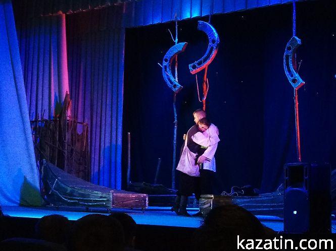 Новини Козятина - фото з Львів’яни привезли театр до Козятина Львів’яни привезли театр до Козятина, фото №8 на сайті 20minut.ua