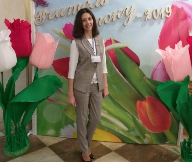 Новини Вінниці - фото з «Вчитель року-2019»  працює з учнями з гаджетами, знімає фільми, танцює на дискотеках, водить авто… «Вчитель року-2019»  працює з учнями з гаджетами, знімає фільми, танцює на дискотеках, водить авто…, фото №1 на сайті 20minut.ua