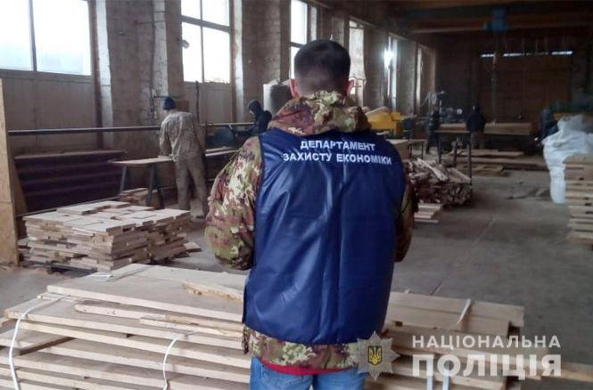 Новини Хмельницького - фото з "Схема на мільйон". На Хмельниччині посадовці незаконно розкрадали ліс "Схема на мільйон". На Хмельниччині посадовці незаконно розкрадали ліс, фото №2 на сайті vsim.ua