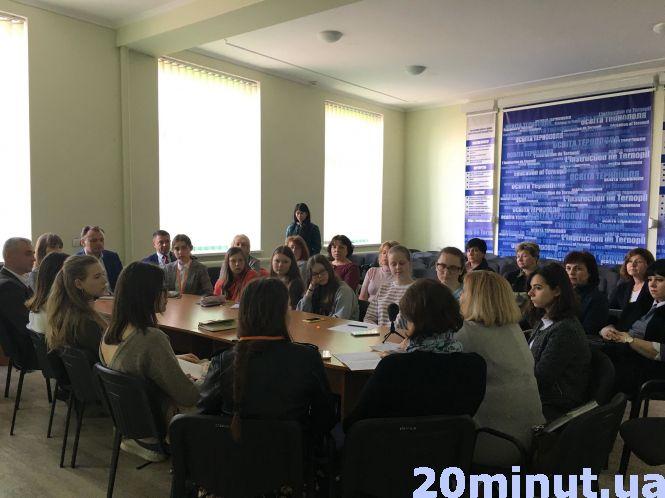 Новини Тернополя - фото з Сортують сміття, користуються еко-пакетами та відмовляються від пластику: як школярі покращують екологію Тернополя Сортують сміття, користуються еко-пакетами та відмовляються від пластику: як школярі покращують екологію Тернополя, фото №3 на сайті 20minut.ua