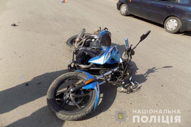 Новини Тернополя - фото з Під колеса мотоциклу потрапила мати з дворічною донькою Під колеса мотоциклу потрапила мати з дворічною донькою, фото №2 на сайті 20minut.ua