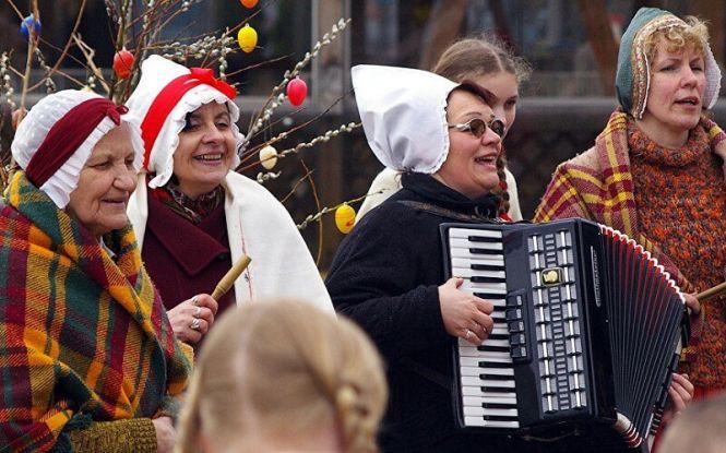 Шмагають прутами і кидають яйця: як святкують Великдень у Європі, фото №5 на сайті vsim.ua