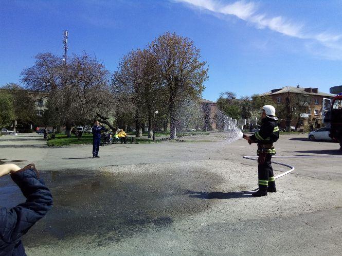 Новини Козятина - фото з Пожежники показали свою техніку Пожежники показали свою техніку, фото №4 на сайті 20minut.ua