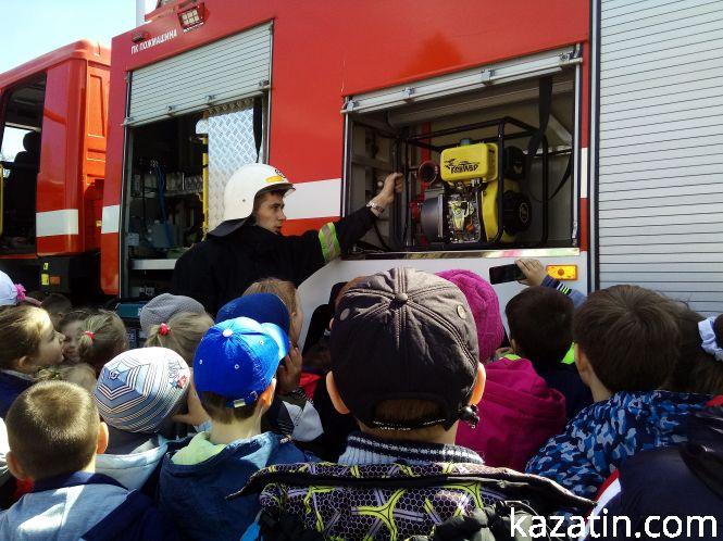Новини Козятина - фото з Пожежники показали свою техніку Пожежники показали свою техніку, фото №3 на сайті 20minut.ua
