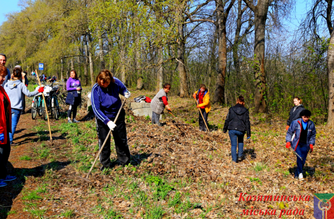 Новини Козятина - фото з Чиновники Козятина наводили порядок на Білоцерківській трасі Чиновники Козятина наводили порядок на Білоцерківській трасі, фото №3 на сайті 20minut.ua