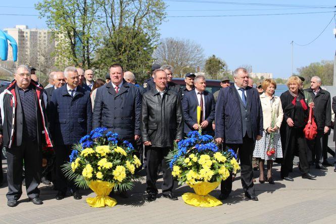 У Хмельницькому вшанували ліквідаторів Чорнобильської катастрофи, фото №5 на сайті vsim.ua
