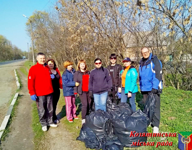 Новини Козятина - фото з Чиновники Козятина наводили порядок на Білоцерківській трасі Чиновники Козятина наводили порядок на Білоцерківській трасі, фото №1 на сайті 20minut.ua