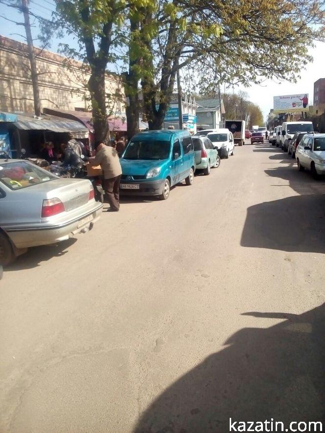 Козятин сьогодні:  розпускаються каштани, люди скуповуються на ринку до свят, ремонт доріг триває, фото №9 на сайті 20minut.ua