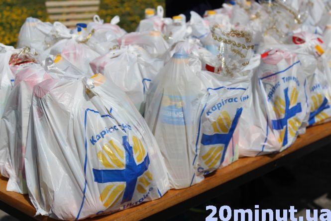Новини Тернополя - фото з У Тернополі понад 300 потребуючих отримали великодні кошики У Тернополі понад 300 потребуючих отримали великодні кошики, фото №1 на сайті 20minut.ua