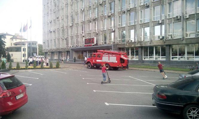 Новини Вінниці - фото з Через сумку оточили територію Центрального ринку по периметру (ВІДЕО та ФОТО) Через сумку оточили територію Центрального ринку по периметру (ВІДЕО та ФОТО), фото №10 на сайті 20minut.ua