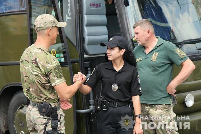 Хмельницькі поліцейські вчергове відправилися на Схід, фото №3 на сайті vsim.ua