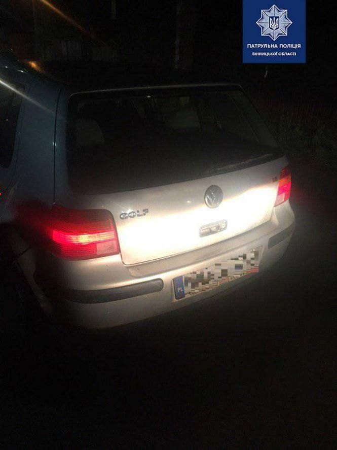 Новини Вінниці - фото з «Так тікав, аж капці погубив»: вінницькі копи влаштували погоню за п’яним водієм «Так тікав, аж капці погубив»: вінницькі копи влаштували погоню за п’яним водієм, фото №1 на сайті 20minut.ua