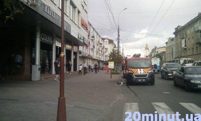 Новини Вінниці - фото з Через сумку оточили територію Центрального ринку по периметру (ВІДЕО та ФОТО) Через сумку оточили територію Центрального ринку по периметру (ВІДЕО та ФОТО), фото №11 на сайті 20minut.ua