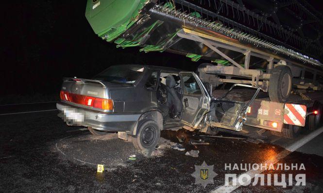 Новини Вінниці - фото з Біля Немирова водій на легковику врізався у вантажівку. Є загиблі та постраждалі Біля Немирова водій на легковику врізався у вантажівку. Є загиблі та постраждалі, фото №4 на сайті 20minut.ua