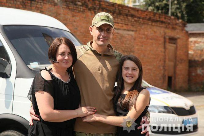 Хмельницькі поліцейські вчергове відправилися на Схід, фото №1 на сайті vsim.ua