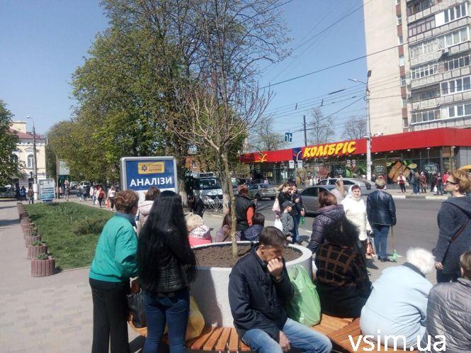 Новини Хмельницького - фото з Біля Поліклініки №1 посадили магнолію та клени Біля Поліклініки №1 посадили магнолію та клени, фото №2 на сайті vsim.ua