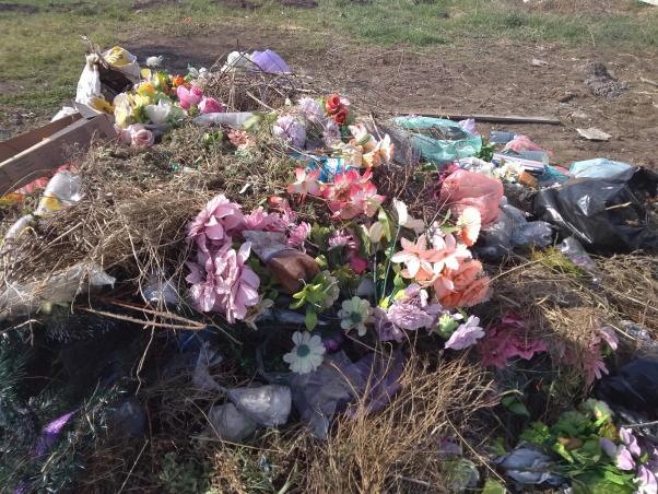 Ні штучним квітам”: як виглядають хмельницькі кладовища напередодні  поминальних днів : 26:04:2019 - vsim.ua
