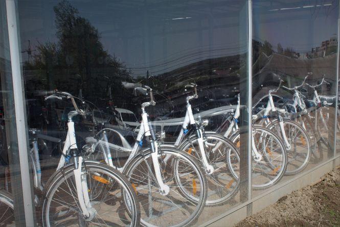 Новини Вінниці - фото з У центрі міста поставили критий паркінг і 40 велосипедів. Хто ними буде користуватися? У центрі міста поставили критий паркінг і 40 велосипедів. Хто ними буде користуватися?, фото №3 на сайті 20minut.ua