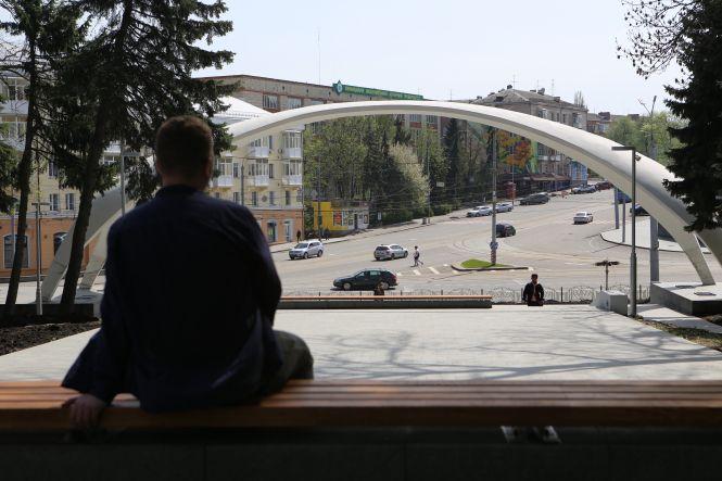 Новини Вінниці - фото з У Центральному парку з'явилося нове місце для відпочинку з гарним краєвидом У Центральному парку з'явилося нове місце для відпочинку з гарним краєвидом, фото №4 на сайті 20minut.ua