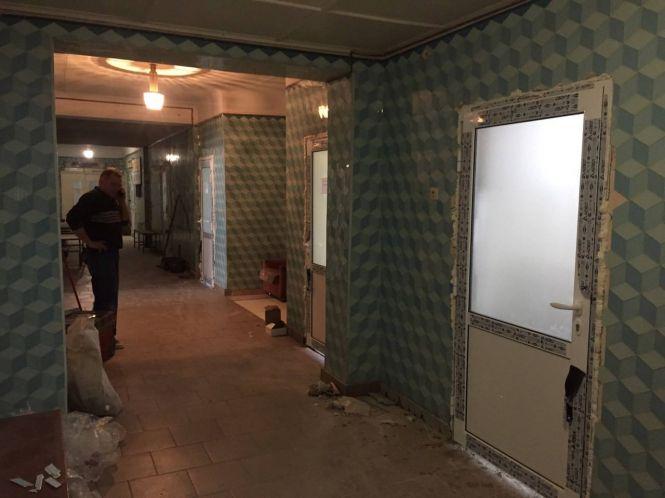 Новини Козятина - фото з Ремонт: у козятинській районній лікарні нові двері Ремонт: у козятинській районній лікарні нові двері, фото №1 на сайті 20minut.ua