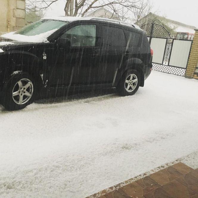 Новини Тернополя - фото з Біла земля від граду і зливи: тернополяни вражені погодою на Великдень (ФОТО) Біла земля від граду і зливи: тернополяни вражені погодою на Великдень (ФОТО), фото №4 на сайті 20minut.ua