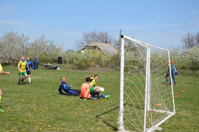 Про футбол: у Бродецькому змагалися молодь та ветерани, фото №5 на сайті 20minut.ua