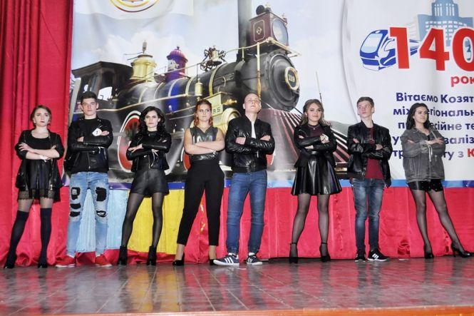 Новини Козятина - фото з Міс і Містер Училища – 2019: Дарина Галицька та Віталій Коваленко Міс і Містер Училища – 2019: Дарина Галицька та Віталій Коваленко, фото №1 на сайті 20minut.ua