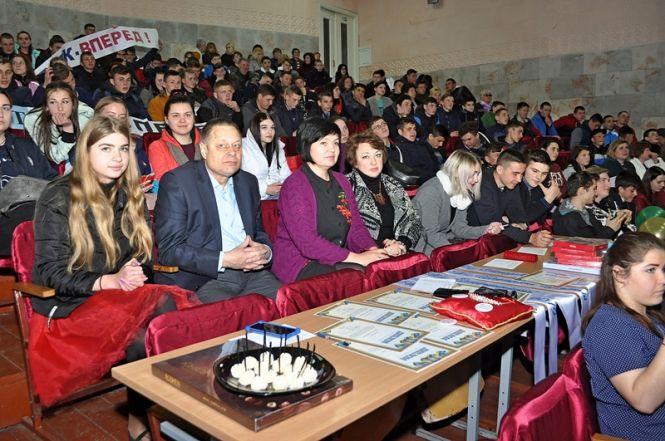 Новини Козятина - фото з Міс і Містер Училища – 2019: Дарина Галицька та Віталій Коваленко Міс і Містер Училища – 2019: Дарина Галицька та Віталій Коваленко, фото №3 на сайті 20minut.ua