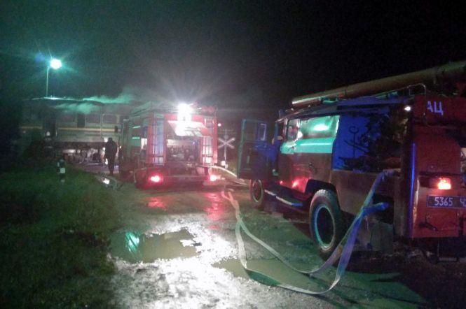 Новини Хмельницького - фото з На Хмельниччині на ходу спалахнув локомотив пасажирського потяга На Хмельниччині на ходу спалахнув локомотив пасажирського потяга, фото №1 на сайті vsim.ua