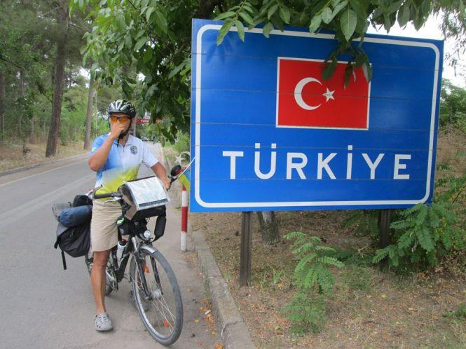 Новини Хмельницького - фото з Росія-матушка та Путін на стіні кафе: хмельничанин Сергій Толстіхін про велоподорож “радянською” Європою Росія-матушка та Путін на стіні кафе: хмельничанин Сергій Толстіхін про велоподорож “радянською” Європою, фото №11 на сайті vsim.ua