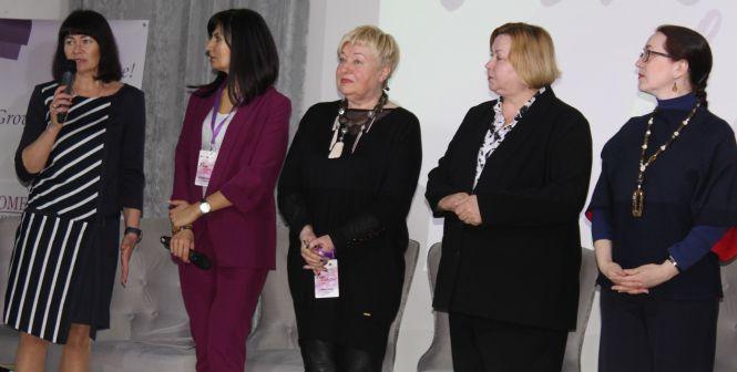 «У моді дотепер прикраси, які носили 3000 років тому!»  На аукціоні продавали вироби з бурштину зі штрихами минулого, фото №1 на сайті 20minut.ua