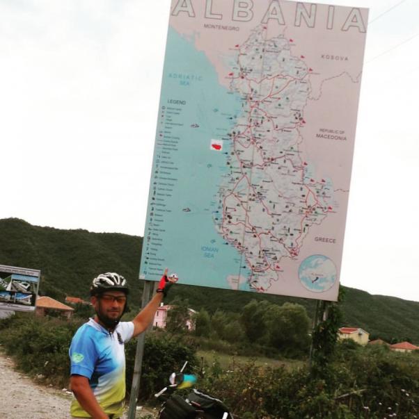 Новини Хмельницького - фото з Росія-матушка та Путін на стіні кафе: хмельничанин Сергій Толстіхін про велоподорож “радянською” Європою Росія-матушка та Путін на стіні кафе: хмельничанин Сергій Толстіхін про велоподорож “радянською” Європою, фото №7 на сайті vsim.ua