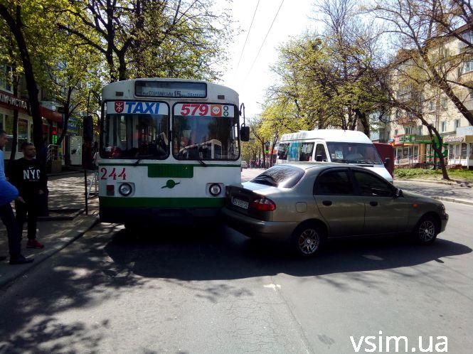 Перекинуте авто та дев’ять п’яних за день: хроніка ДТП у Хмельницькому, фото №2 на сайті vsim.ua