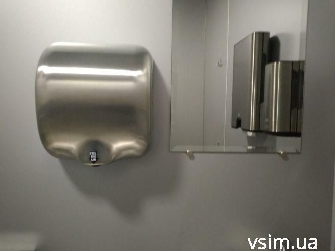 У центрі Хмельницького відкрили “туалет за мільйон”: що там є і як він працює, фото №9 на сайті vsim.ua