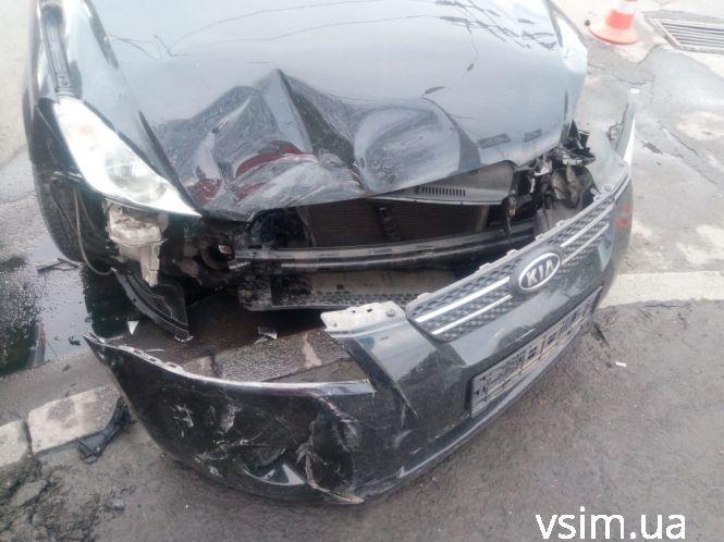 Новини Хмельницького - фото з Біля міської лікарні зіткнулися «Toyota» та «Kia» (ФОТО) Біля міської лікарні зіткнулися «Toyota» та «Kia» (ФОТО), фото №1 на сайті vsim.ua