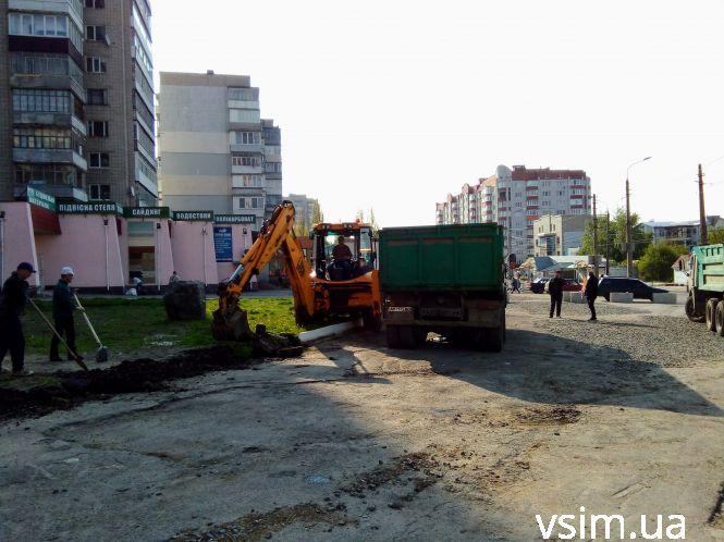 На Зарічанській почали облаштування скверу Бандери за 6,5 мільйона (ФОТО), фото №4 на сайті vsim.ua