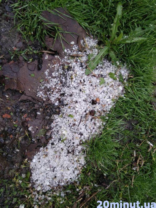 Новини Вінниці - фото з Циклон з грозами бушує на Вінниччині. Як все починалось? (Карта блискавок) Циклон з грозами бушує на Вінниччині. Як все починалось? (Карта блискавок), фото №4 на сайті 20minut.ua