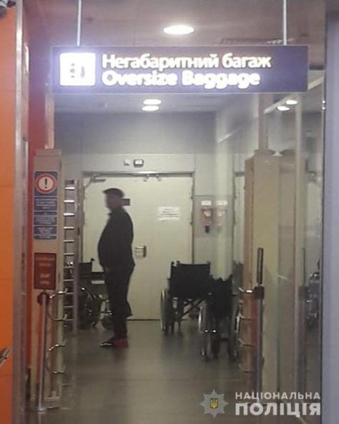 Новини Вінниці - фото з Операція «Мігрант»: видворили з України «наглядача» за вінницькою зоною Операція «Мігрант»: видворили з України «наглядача» за вінницькою зоною, фото №1 на сайті 20minut.ua