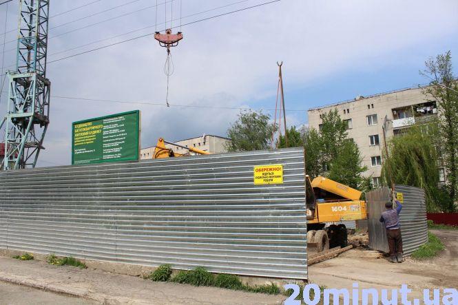 Новини Тернополя - фото з “А це взагалі законно?” Тернополяни скаржаться на брудні ріки, які текли поряд із забудовою на "Дружбі" “А це взагалі законно?” Тернополяни скаржаться на брудні ріки, які текли поряд із забудовою на "Дружбі", фото №1 на сайті 20minut.ua