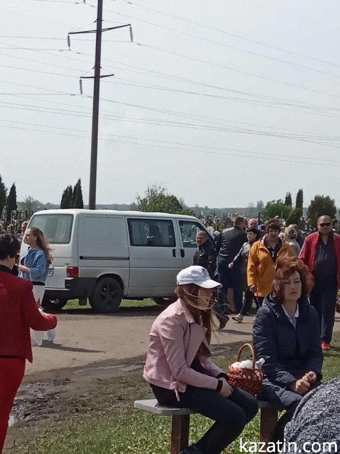 Новини Козятина - фото з Фоторепортаж: поминальний день у Козятині Фоторепортаж: поминальний день у Козятині, фото №9 на сайті 20minut.ua