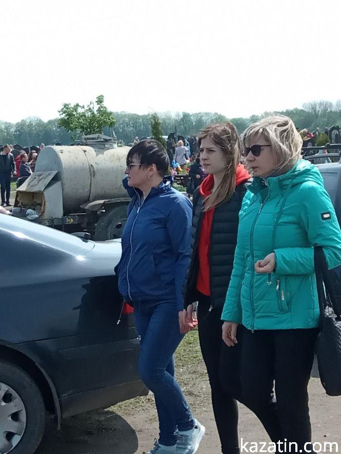 Новини Козятина - фото з Фоторепортаж: поминальний день у Козятині Фоторепортаж: поминальний день у Козятині, фото №8 на сайті 20minut.ua