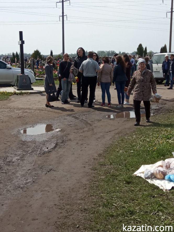 Новини Козятина - фото з Фоторепортаж: поминальний день у Козятині Фоторепортаж: поминальний день у Козятині, фото №4 на сайті 20minut.ua