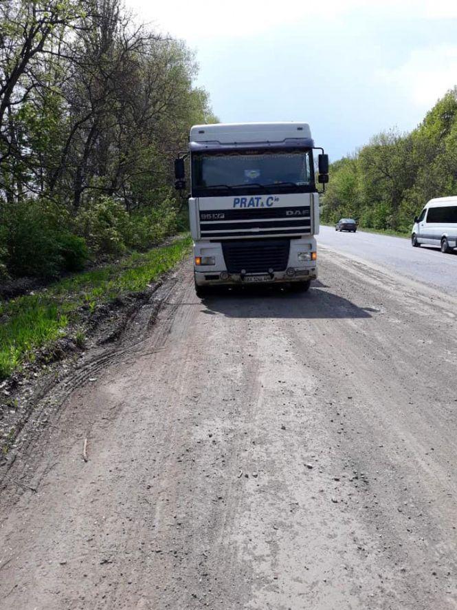 Новини Хмельницького - фото з За "перегруз" водія вантажівки на Хмельниччині оштрафували на понад 2 тисячі євро За "перегруз" водія вантажівки на Хмельниччині оштрафували на понад 2 тисячі євро, фото №1 на сайті vsim.ua