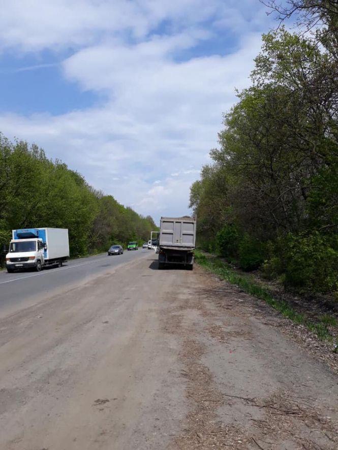 Новини Хмельницького - фото з За "перегруз" водія вантажівки на Хмельниччині оштрафували на понад 2 тисячі євро За "перегруз" водія вантажівки на Хмельниччині оштрафували на понад 2 тисячі євро, фото №2 на сайті vsim.ua