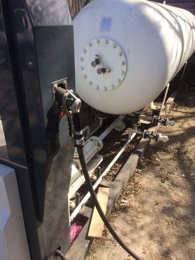 На нелегальній АЗС у Хмельницькому знайшли 40 тисяч літрів "лівого" пального, фото №2 на сайті vsim.ua