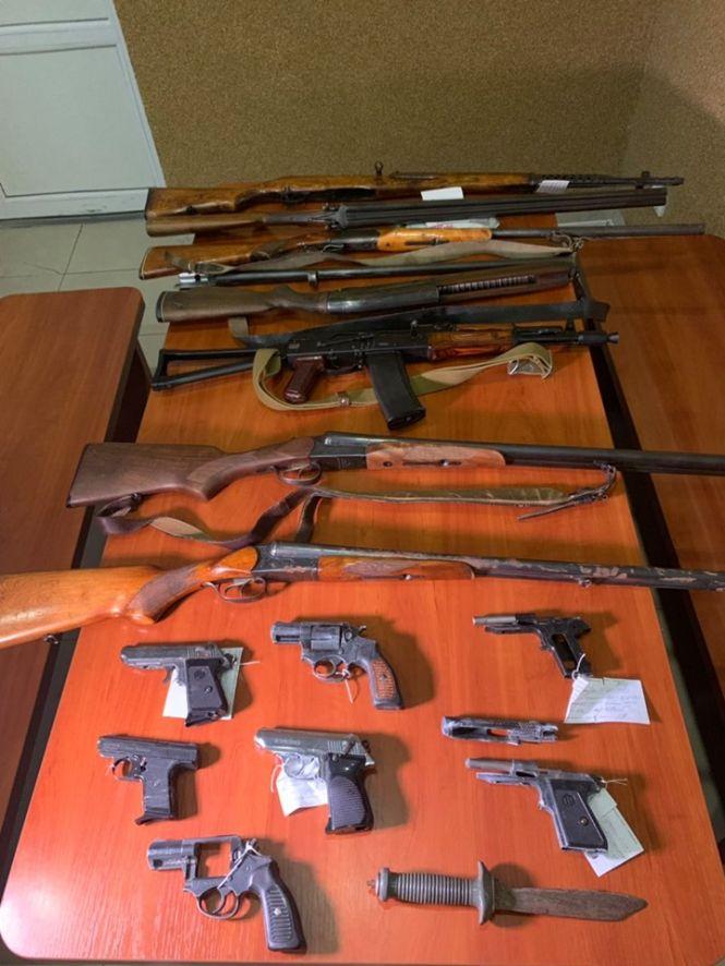 Новини Хмельницького - фото з Півсотні пістолетів та рушниць принесли хмельничани до поліції Півсотні пістолетів та рушниць принесли хмельничани до поліції, фото №2 на сайті vsim.ua