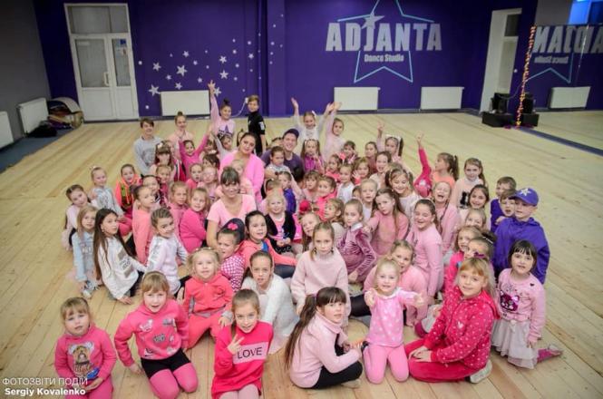 Танцювальний колектив Кам’янця  "Adjanta" опинився на вулиці, фото №2 на сайті 20minut.ua