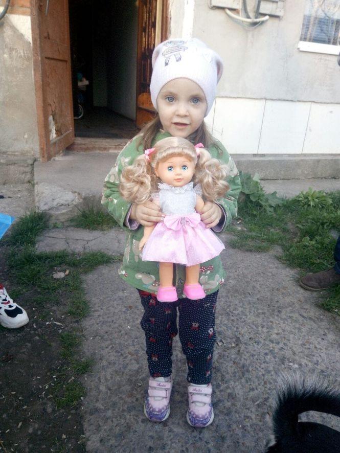 Новини Хмельницького - фото з Маленька Вероніка просить врятувати її сестричку, в якої “дірка в серці” Маленька Вероніка просить врятувати її сестричку, в якої “дірка в серці”, фото №1 на сайті vsim.ua