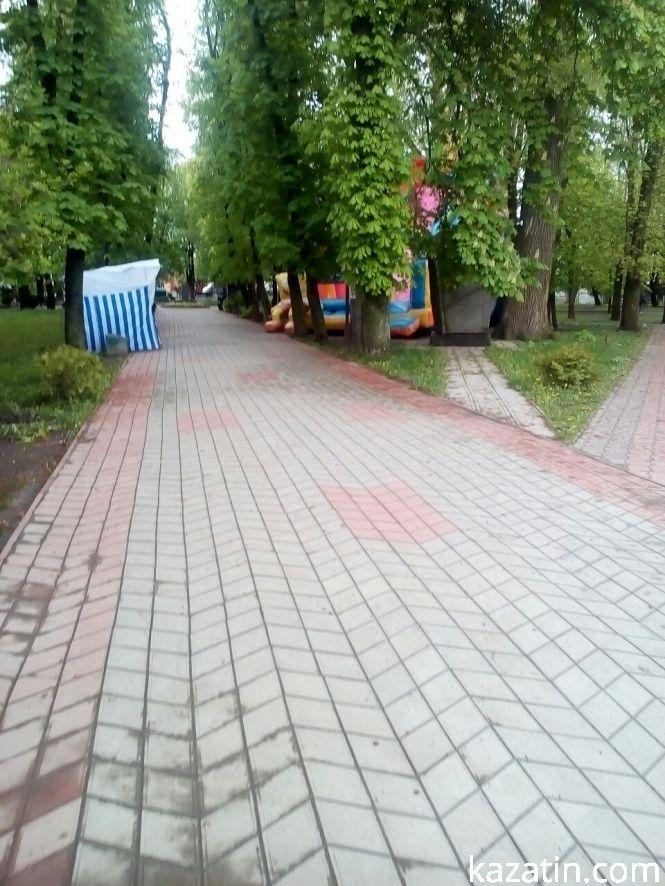 Фото дня: в центральному парку оновили клумби, фото №4 на сайті 20minut.ua