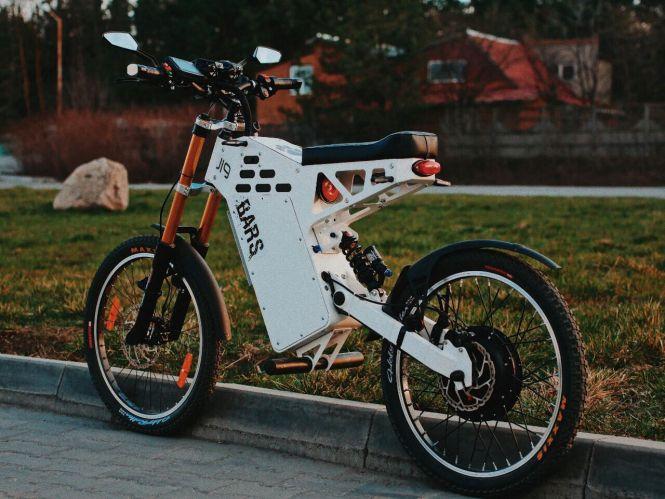 Новини Хмельницького - фото з Хмельницький студент зробив байк, який заряджається від розетки Хмельницький студент зробив байк, який заряджається від розетки, фото №1 на сайті vsim.ua